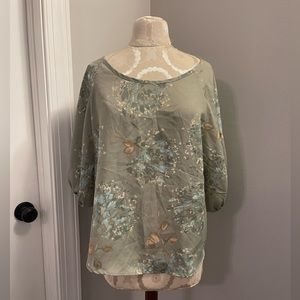 LC LaurenConrad Blouse size Large. Smoke free.
